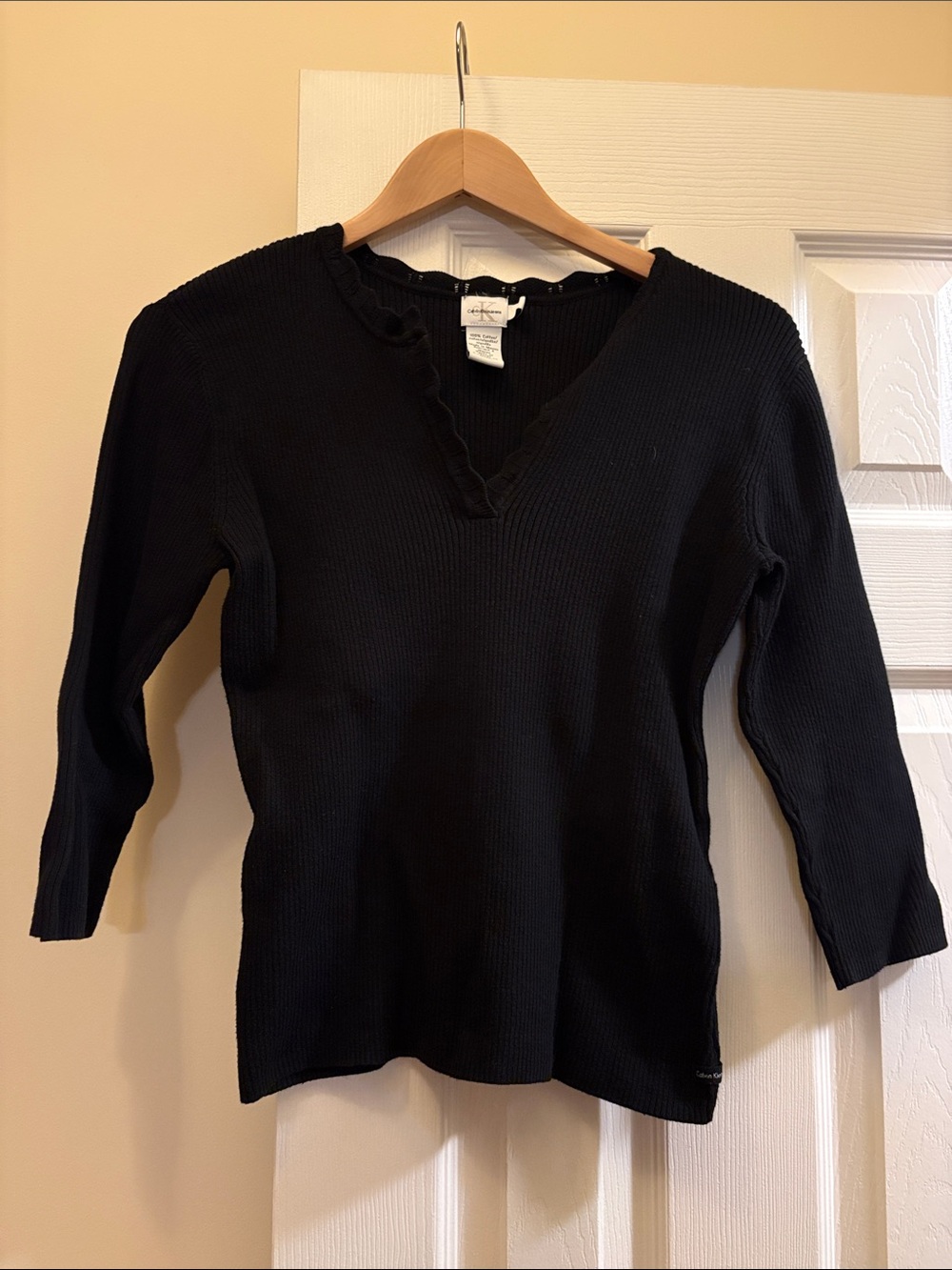 Calvin Klein Black Ribbed V-Neck 3/4 Sleeve Top with Ruffle Trim medium COTTON